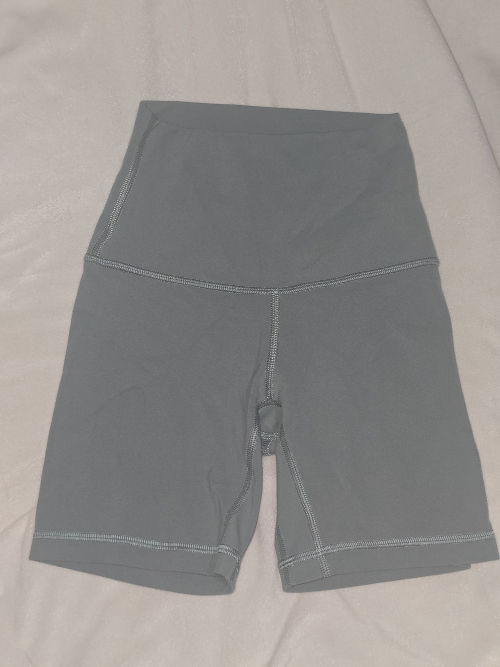 lululemon athletica High-Rise Gray/Sage Bike Shorts Size 0
